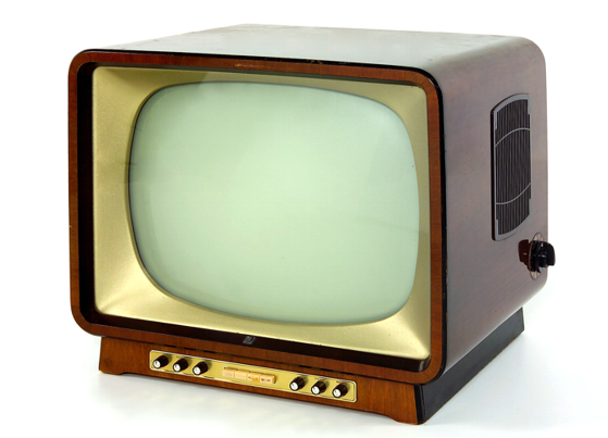 Historischer Fernseher im braunen Furniergehäuse (braune Ware), Foto: schlossmuseum.at