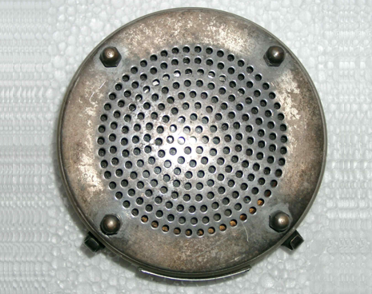 Mikrofonkapsel eines Kohlemikrofons, Foto: radiomuseum.org